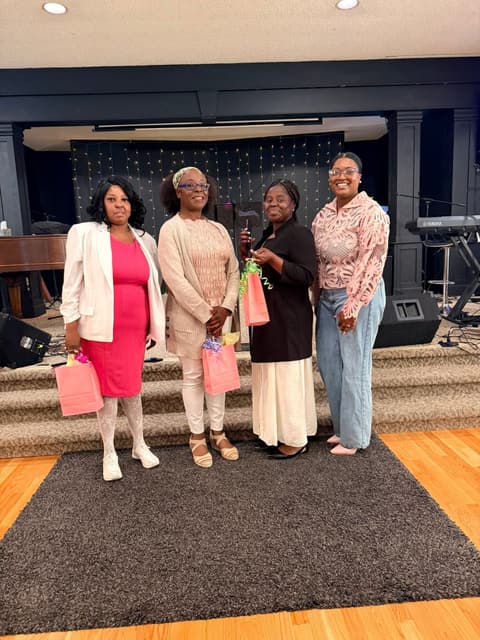The Romans 116 Church family together in Lynnwood, Washington (33)
