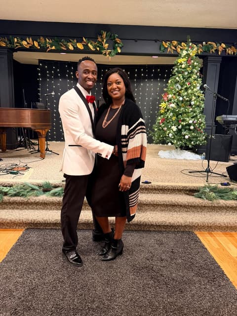 Pastor Dwayne Brown and Lady TaShara Brown of Romans 116 Church (11)
