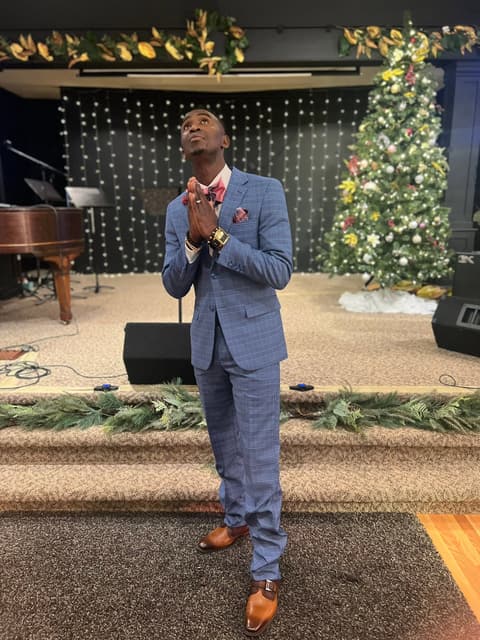 Pastor Dwayne Brown and Lady TaShara Brown of Romans 116 Church (16)