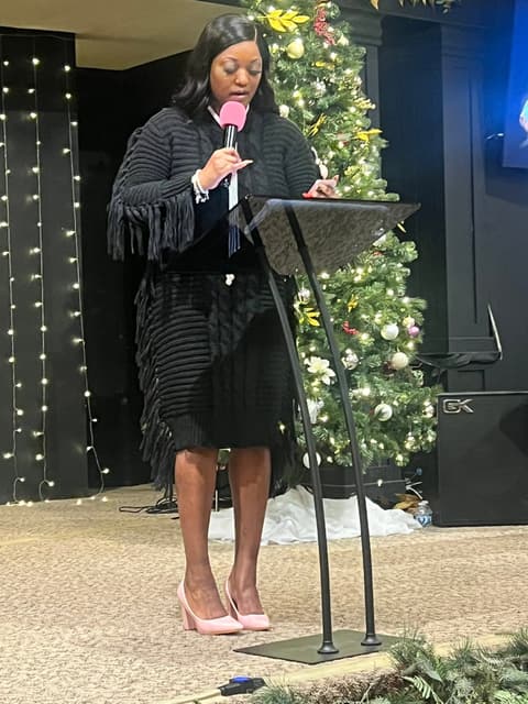Worship at Romans 116 Church in Lynnwood, Washington (4)